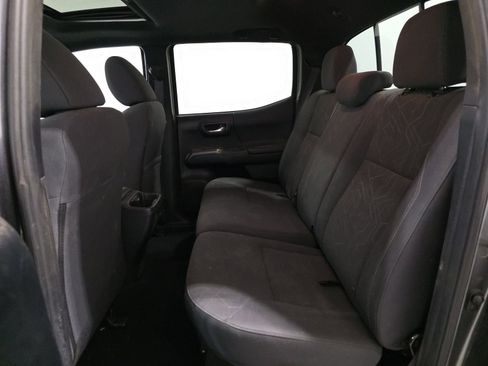 Used 2017 Toyota Tacoma TRD Off-Road w/ Premium & Technology Package image 7