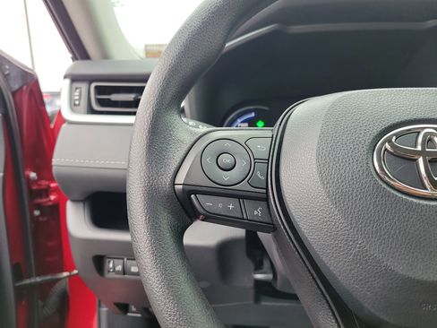 Used 2025 Toyota RAV4 XLE image 22