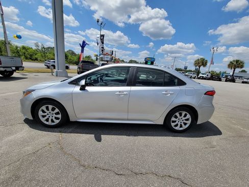 Used 2024 Toyota Corolla LE FWD image 3
