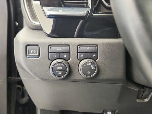 Used 2023 Chevrolet Silverado 1500 LT AWD/4WD image 16