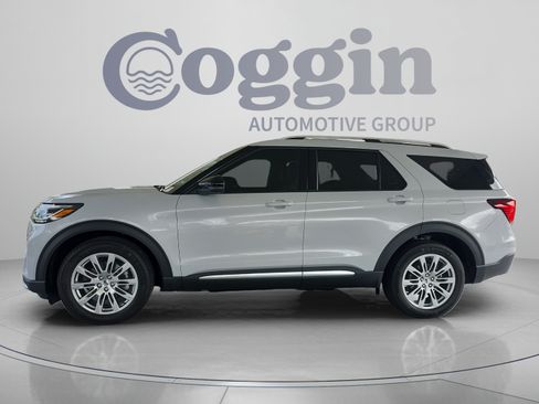 New 2026 Ford Explorer Platinum RWD image 2
