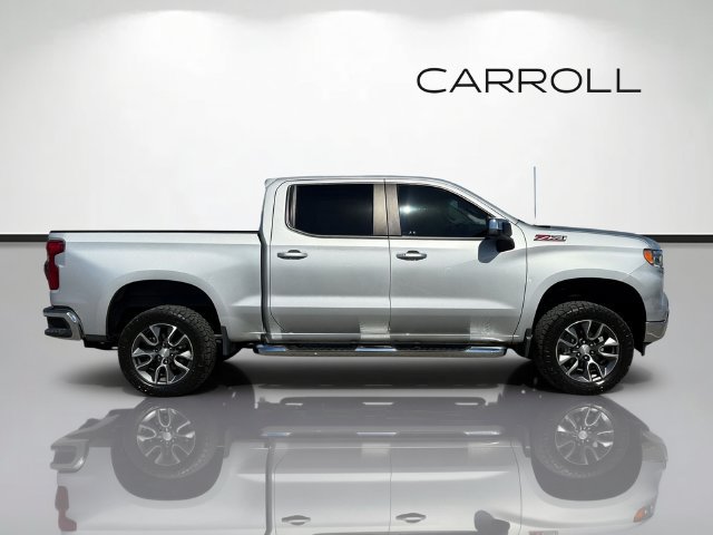 Used 2022 Chevrolet Silverado 1500 LT AWD/4WD image 2
