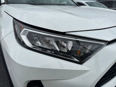 Used 2020 Toyota RAV4 XLE w/ Convenience Package AWD/4WD image 11