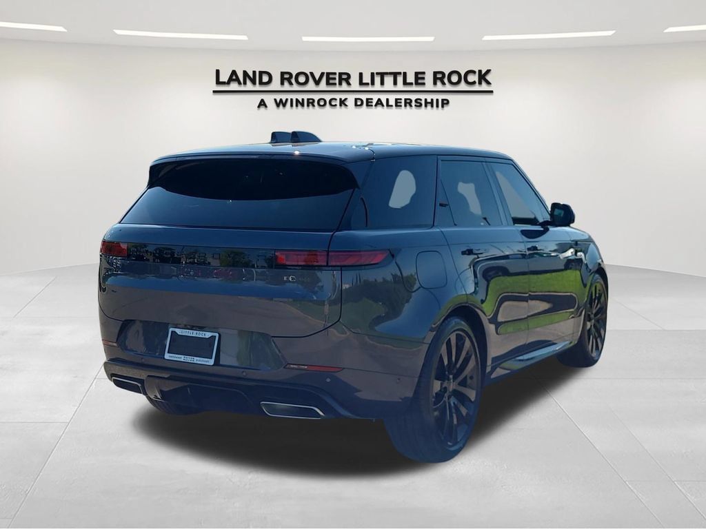 Used 2026 Land Rover Range Rover Sport Dynamic SE AWD/4WD image 2