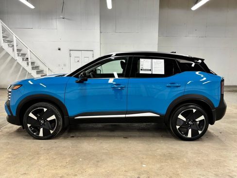 Used 2025 Nissan Kicks SR FWD image 5