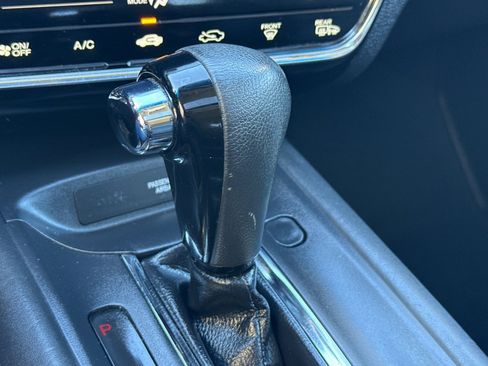 Used 2017 Honda HR-V EX-L image 17