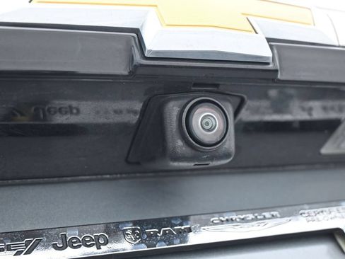 Used 2023 Chevrolet Traverse LT FWD image 34