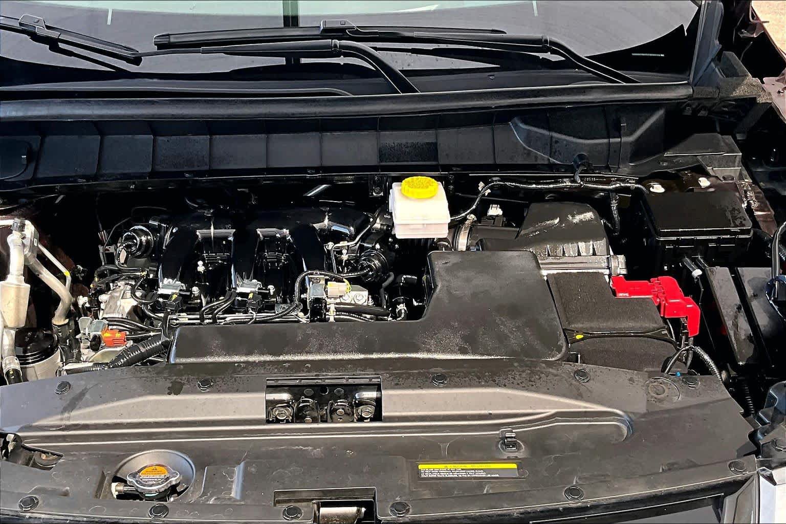 Certified 2025 Nissan Pathfinder Platinum FWD image 32