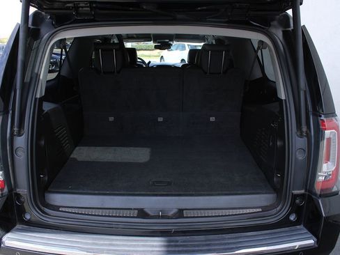 Used 2016 GMC Yukon XL Denali image 18