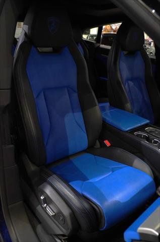 Used 2020 Lamborghini Urus AWD/4WD image 17