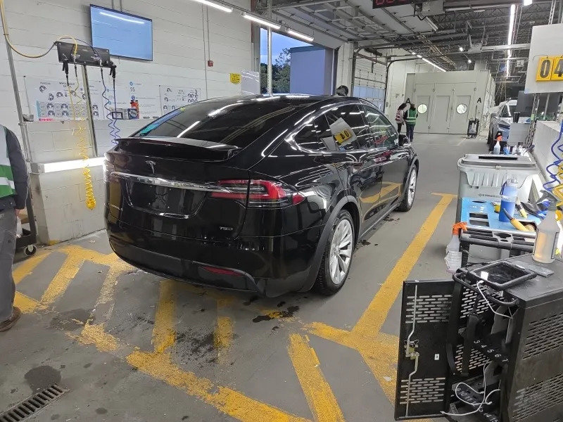 Used 2018 Tesla Model X 75D AWD/4WD image 4