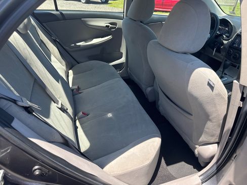 Used 2011 Toyota Corolla LE FWD image 25