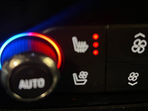 Used 2024 Buick Enclave Premium image 60