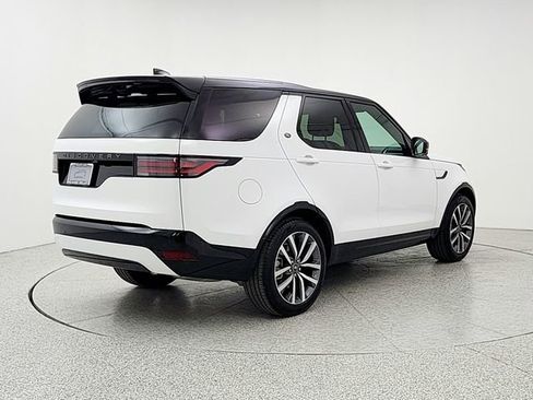 Used 2025 Land Rover Discovery Dynamic SE AWD/4WD image 5