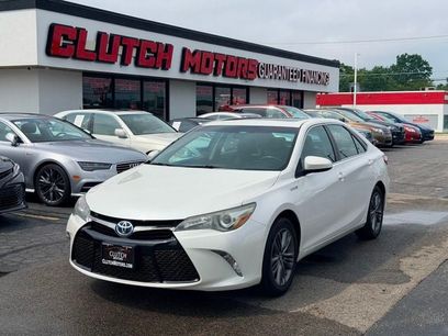 Used 2015 Toyota Camry SE w/ Moonroof Package