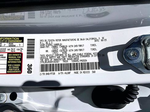 Certified 2025 Toyota Tacoma SR5 w/ SR5 Upgrade Package AWD/4WD image 20