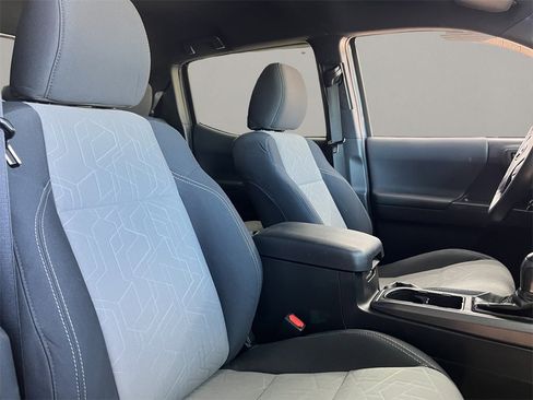 Used 2020 Toyota Tacoma TRD Sport image 16