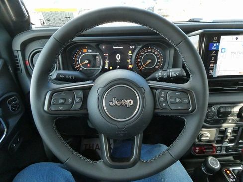 New 2026 Jeep Wrangler Unlimited Rubicon AWD/4WD image 25