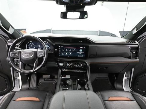 Used 2023 GMC Sierra 1500 AT4 w/ AT4 Preferred Package image 32