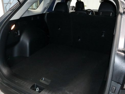 Used 2025 Kia Sportage EX AWD/4WD image 16