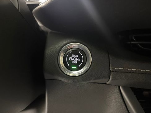 Used 2023 Buick Envision Essence w/ Sport Touring Package AWD/4WD image 18
