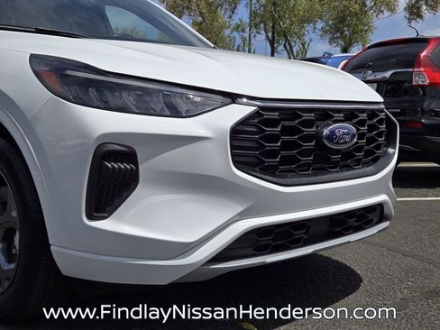 Used 2023 Ford Escape ST-Line w/ Tech Pack #1 AWD/4WD image 8