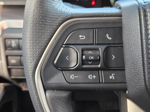 Used 2025 Toyota 4Runner SR5 AWD/4WD image 26