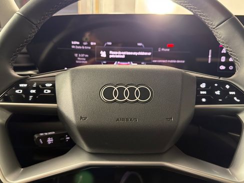 Used 2025 Audi Q5 Premium Plus w/ Premium Plus AWD/4WD image 23
