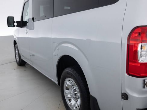 Used 2016 Nissan NV 3500 SL image 13