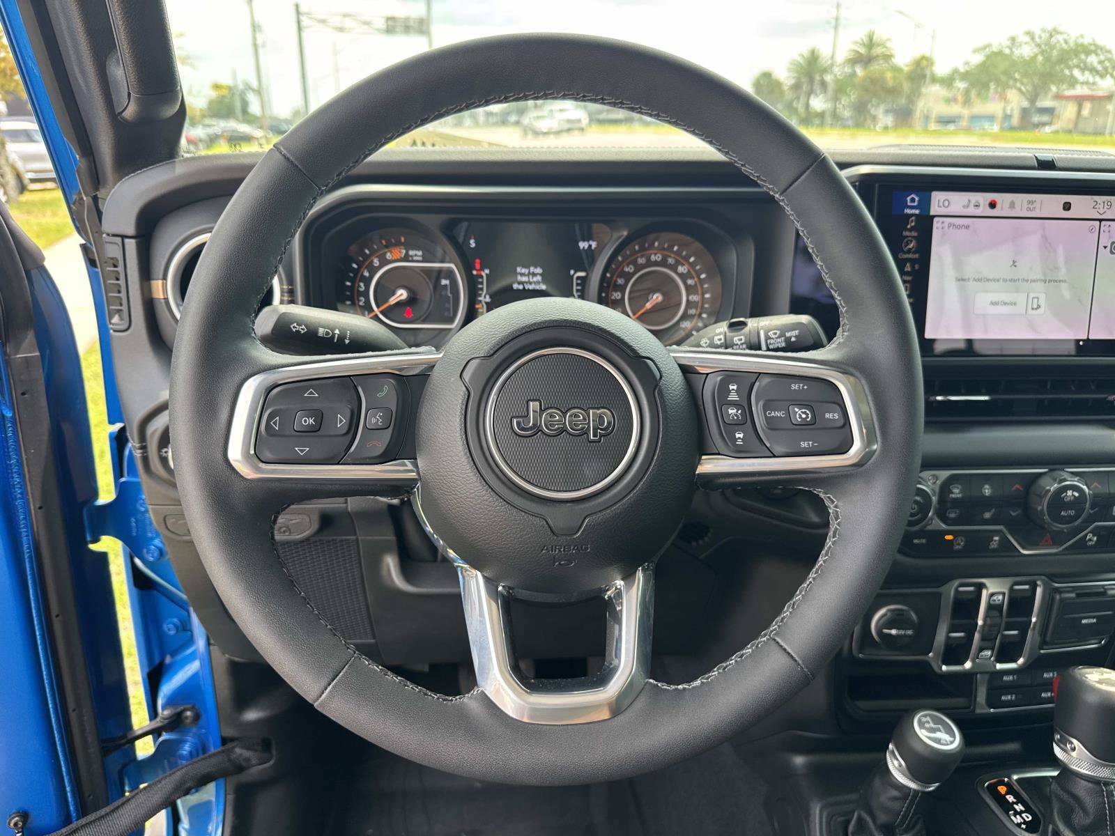 Used 2025 Jeep Wrangler Unlimited Sahara AWD/4WD image 14