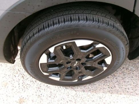 Used 2025 Kia Sorento S w/ Panoramic Sunroof Package image 24