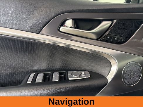 Used 2025 Genesis G70 3.3T Advanced image 9