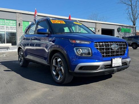 Used 2021 Hyundai Venue SEL image 4