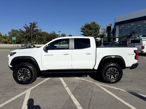 Used 2024 Chevrolet Colorado ZR2 w/ Technology Package image 2