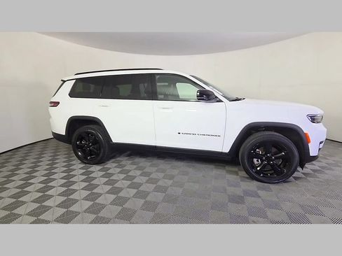 Used 2023 Jeep Grand Cherokee L Laredo RWD image 35