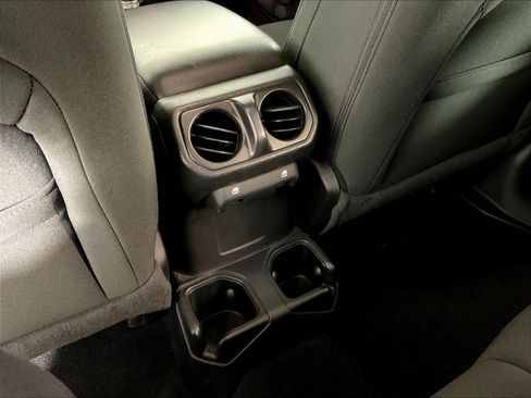 Used 2021 Jeep Wrangler Unlimited Sport AWD/4WD image 10
