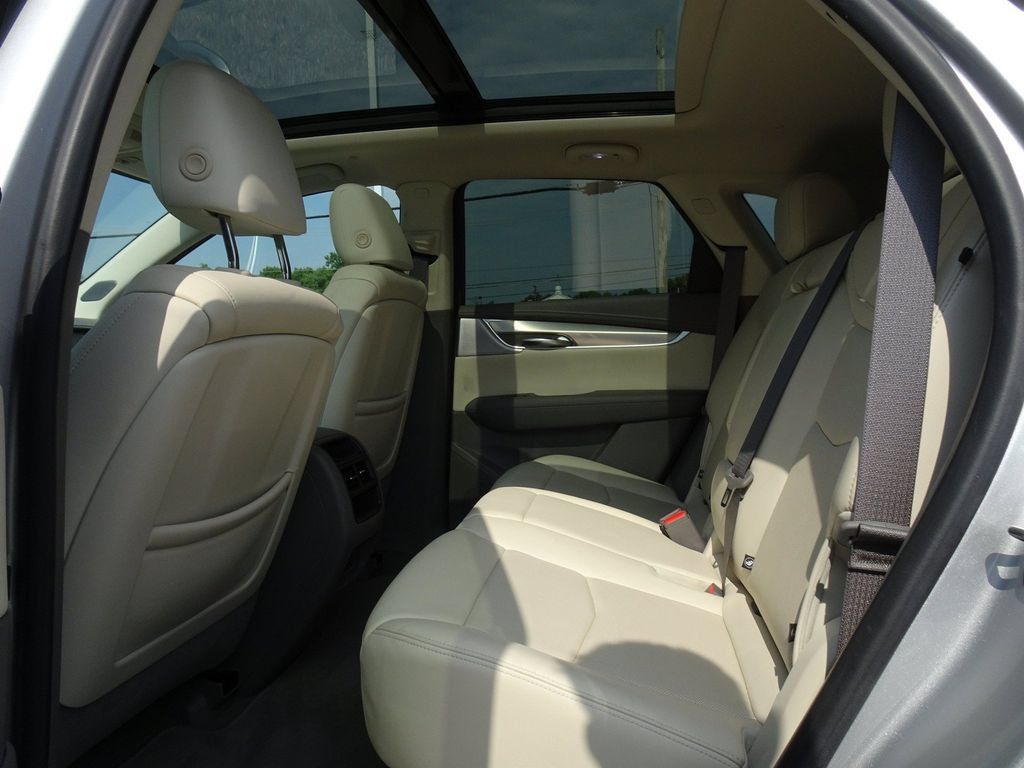 Used 2020 Cadillac XT5 Premium Luxury AWD/4WD image 15