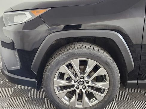 Used 2020 Toyota RAV4 XLE Premium AWD/4WD image 9
