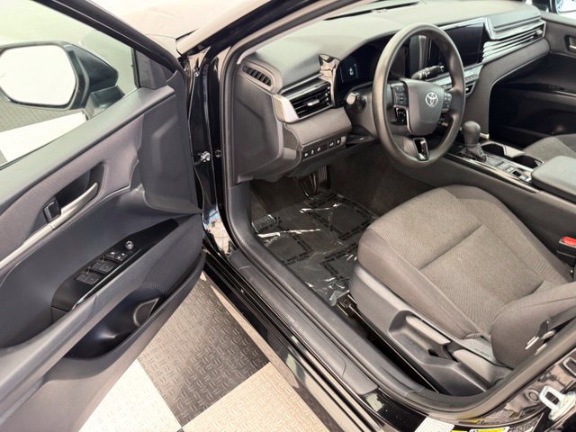Used 2025 Toyota Camry LE FWD image 28