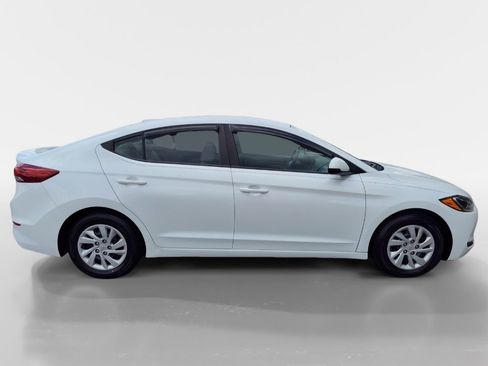Used 2017 Hyundai Elantra SE image 8