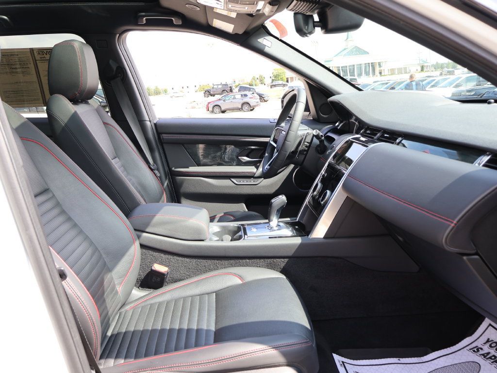 Used 2023 Land Rover Discovery Sport SE R-Dynamic AWD/4WD image 8