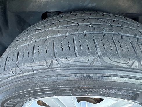 Used 2012 Cadillac SRX Luxury image 16