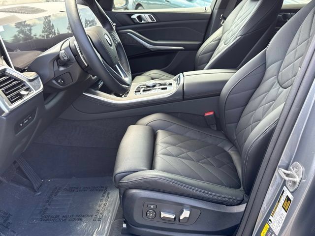 Used 2026 BMW X5 xDrive50e w/ Parking Assistance Package AWD/4WD image 19