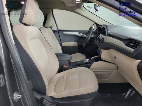Certified 2020 Ford Escape SE image 18