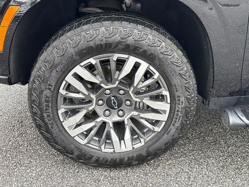 Certified 2025 Chevrolet Tahoe Z71 image 11