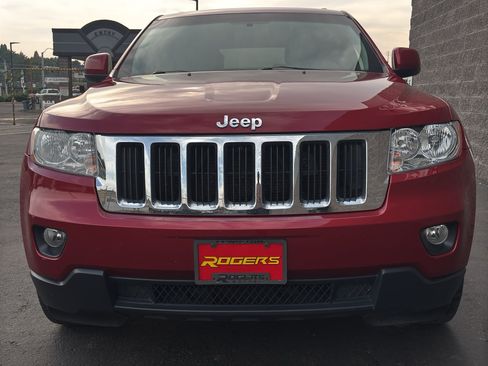 Used 2011 Jeep Grand Cherokee Laredo AWD/4WD image 2