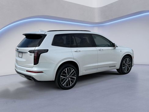 Used 2024 Cadillac XT6 Sport w/ Technology Package image 4