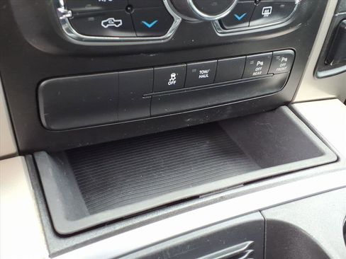 Used 2018 RAM 1500 Big Horn image 16