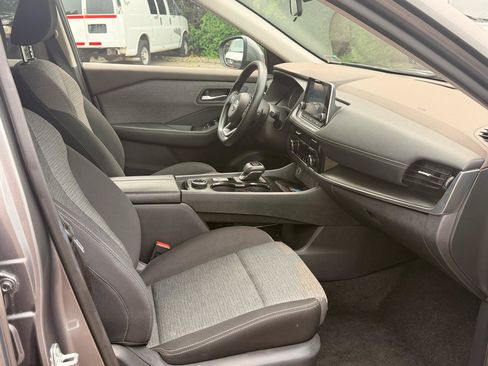 Used 2022 Nissan Rogue SV AWD/4WD image 25