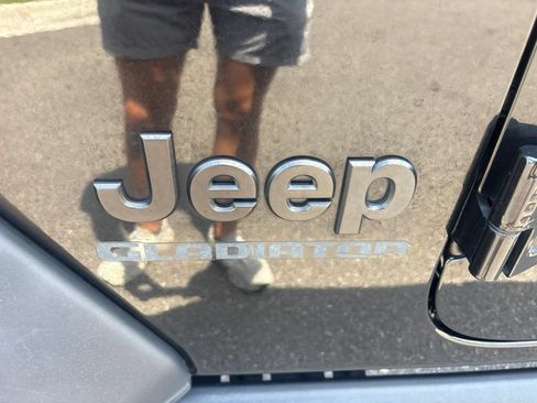 Used 2020 Jeep Gladiator Sport w/ Quick Order Package 24S AWD/4WD image 12